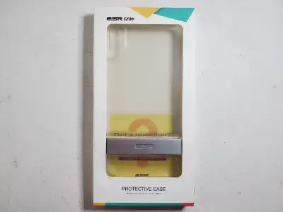 ESR metal kickstand iphone cellphone XR case brand new / étui avec pied pour iphone XR neuf Localisa...