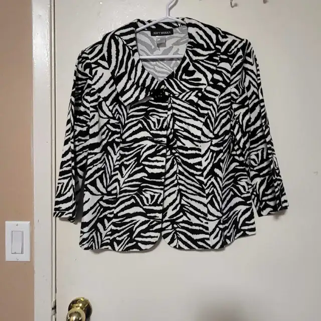 Soft Works Zebra Print Blazer - Size 12