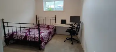 A clean room for rent located in the Spring Valley area, a nice and quiet neighborhood in Orleans, t...