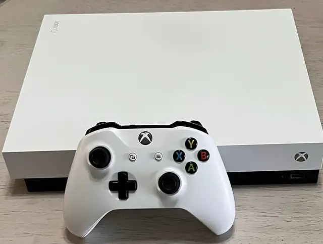 Xbox One série X in XBOX One in Laval / North Shore - Image 2