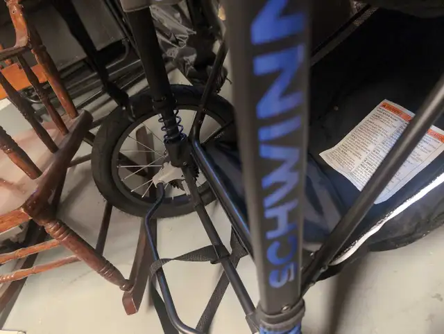 Schwinn interval jogger (pending ) in Strollers, Carriers & Car Seats in London - Image 3