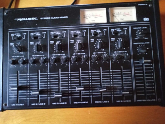 Realistic Stereo Audio Mixer in Stereo Systems & Home Theatre in Chatham-Kent
