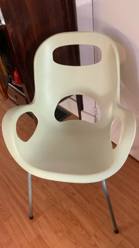 Umbra Chair