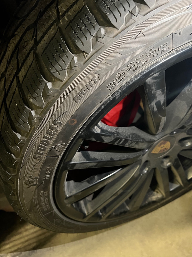 Porsche Rim + Tire That Fit Panamera GTS 2020 dans Pneus et jantes  à Ville de Montréal - Image 2