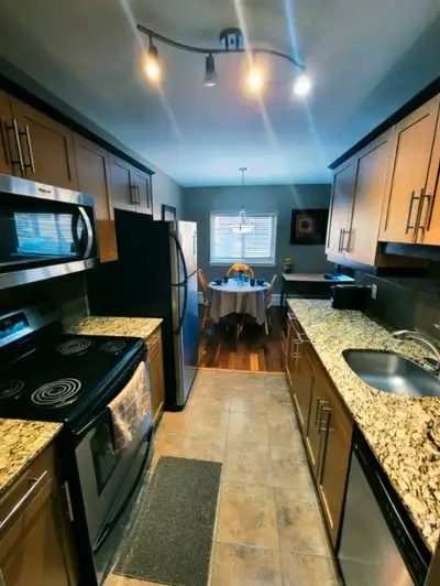Fully-Furnished 2 Bedroom on Corydon