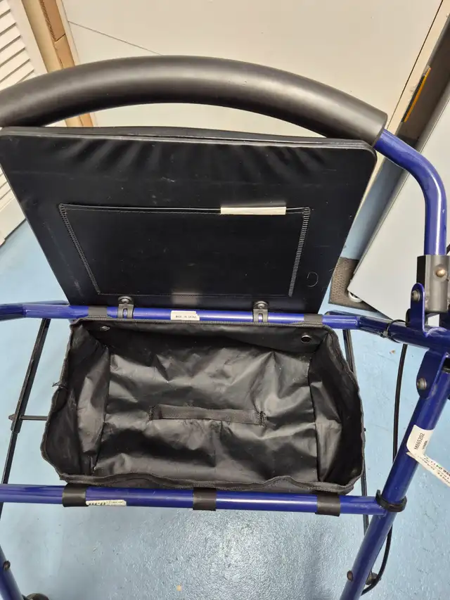 Walker (Rollator)557921968346910726