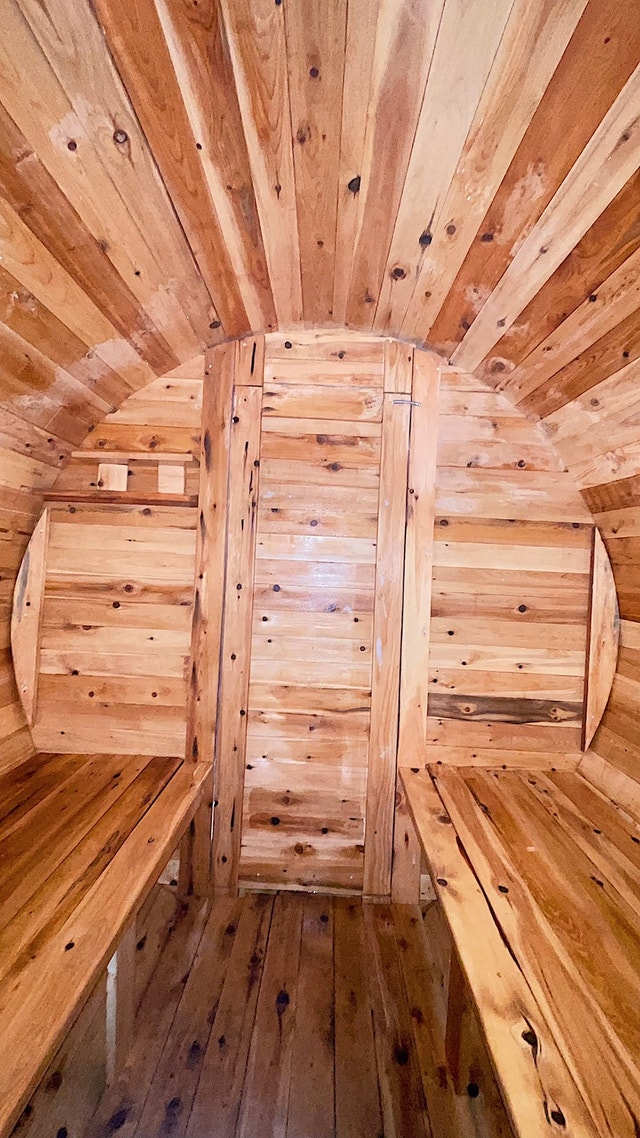 Traditional Handcrafted Cedar 8x7 Barrel Sauna Outdoor Décor Ottawa