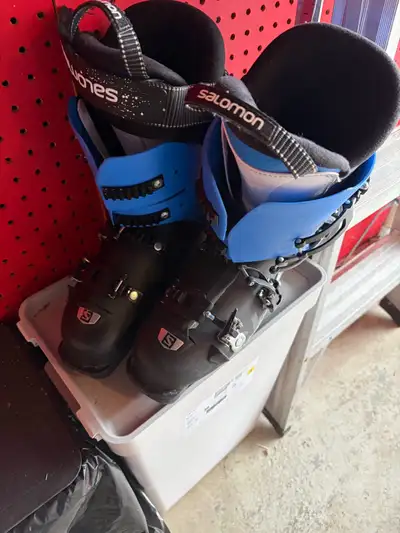 Solomon ski boots, View more