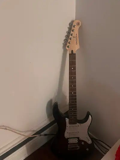 Electric guitar yamaha pacifica 112V, View more