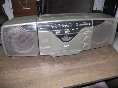 radio cassette avec les batteries, View more