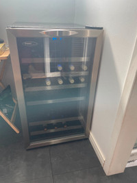 Refroidisseur à vin • Danby Designer • Wine Refrigerator