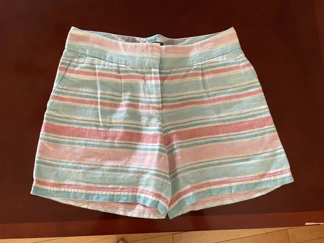 Tommy Bahama Linen Shorts - Size 0 in Women's - Bottoms in Calgary - Image 2