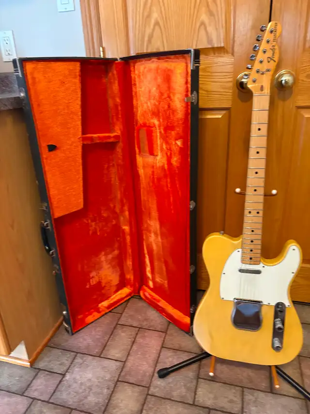 Vintage 1973 USA Fender Telecaster in Guitars in North Bay - Image 3