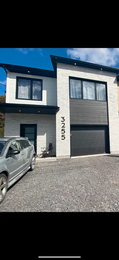 Maison 3 Chambres Neuve à Louer – 3 Minutes du Centre-Ville de Shawinigan! Vous cherchez votre futur...