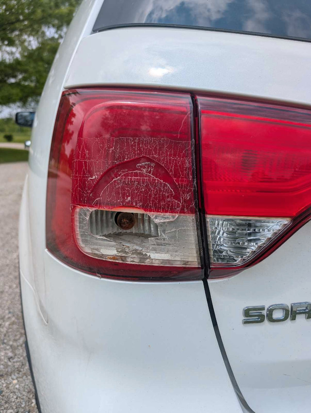 KIA Sorento 2015 Selling As Is in Cars & Trucks in Sudbury - Image 4