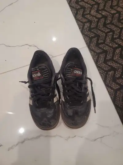 SAMBA KIDS RUNNING SHOES IN GREAT CONDITION , View more
