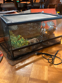 Almost new Reptile Terrarium - set up and ready to go!
