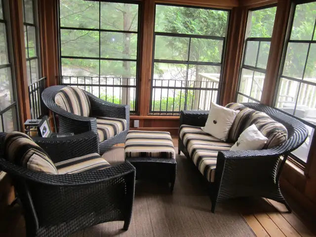 Weekend Cottage in Muskoka in Ontario in Canada - Image 10