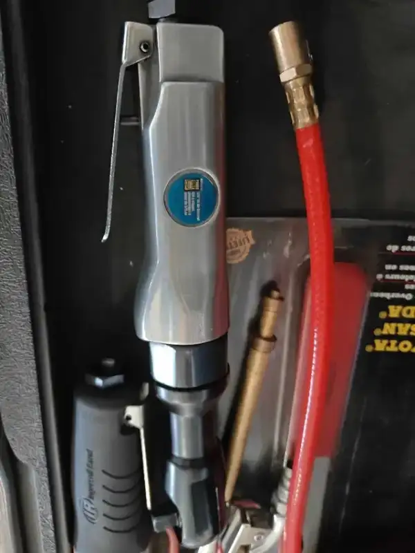 Like New Powerfist Air Ratchet Wrench in Power Tools in Markham / York Region - Image 2