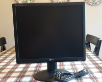17 inches  LG computer monitor screen