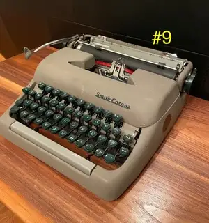 Smith Corona “Sterling” Portable Typewriter- Vintage 1954 Perfect gift !!! Smith Corona “Silent" Por...