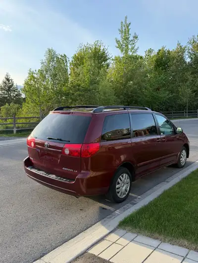 Toyota Sienna 2007 3.5 v6 Great family car Engine tranmission smooth Freshly detailed