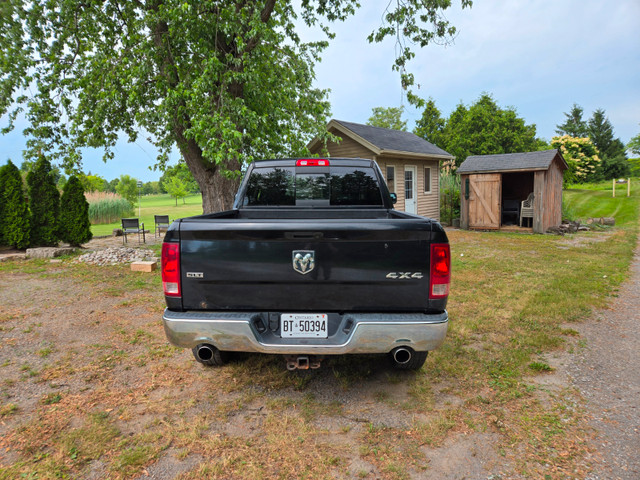 2010 Dodge Ram 1500 4X4 Quad Cab HEMI 5.7L V8 in Cars & Trucks in St. Catharines - Image 4