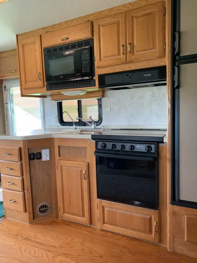 VR TRIPLE-e in RVs & Motorhomes in Trois-Rivières - Image 7