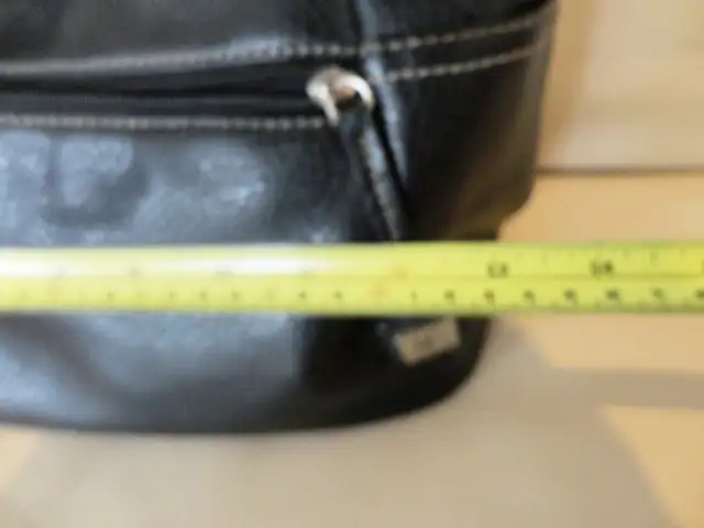 Selling 2 Women's Purses and 1 Women's Wallet -See prices in ad in Women's - Bags & Wallets in Kitchener / Waterloo - Image 10