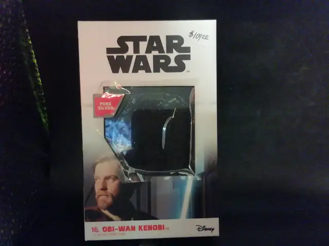 2022 Niue Star Wars Obi Wan Kenobi999 1oz Fine Silver Chibi Coin in Arts & Collectibles in Mississauga / Peel Region - Image 2