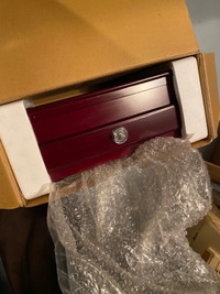 Brand New Sealed Luxury  Cherry Wood Poker Set Box 