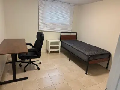 Available room for rent in Waterloo from 1 October.All utilities included.