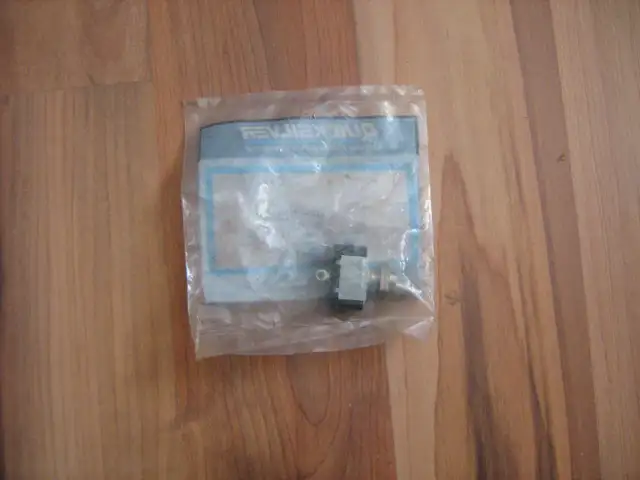 1 Lot of miscellaneous marine electrical in Other in Moncton - Image 5