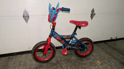 Vélo Spider-Man, enfants, roues de 12 po, en très bon état 55$, View more