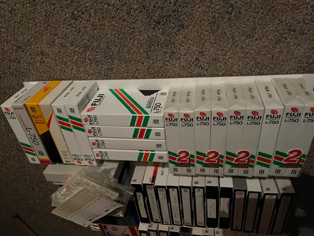 51 BETAMAX TAPES New Blank or taped Movies n Concerts 63006662365569123