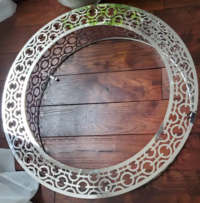 Large, fashion chandelier or lamp shade For Sale $15 in Home Décor & Accents in City of Toronto - Image 5