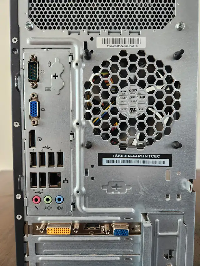 Lenovo Thinkcentre | Intel I5 | 8 Gb RAM | HDD 1 Tb + SSD 60 Gb in Desktop Computers in Laval / North Shore - Image 4