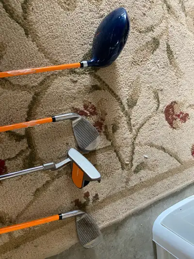 Driver, 7 Iron, 9 iron, Putter Great condition price is slightly negotiable