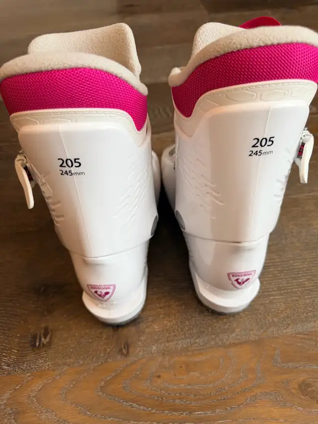 Rossignol Youth Ski Boots 20.5 in Ski in Calgary - Image 5