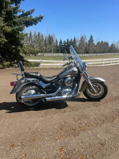 Wife is selling her 2003 Vulcan Classic. Fresh tune up, oil and battery at the end of last season. 3...