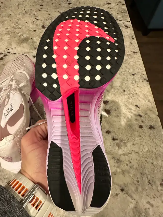 Nike Vaporfly 3 (Women’s) in Women's - Shoes in Kingston - Image 4