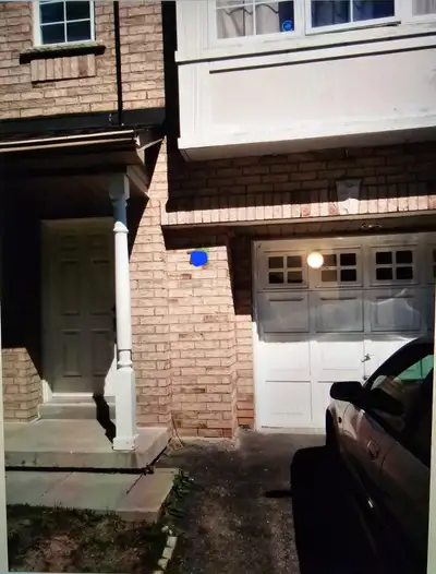 Room for rent in Bright Townhome