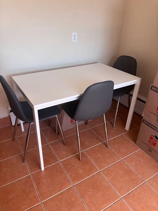 Furniture - MUST GO in Dining Tables & Sets in City of Halifax - Image 2