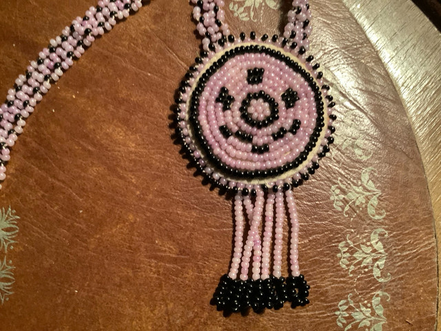 Vintage Hand Crafted First Nations Beaded Necklace in Jewellery & Watches in Belleville - Image 3