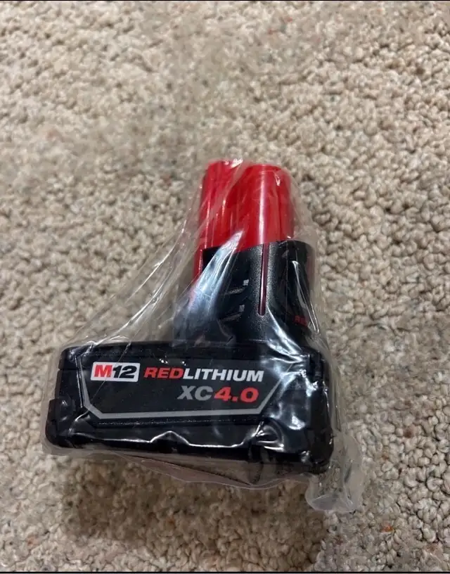 Brand new MILWAUKEE M12 4ah XC battery bn 