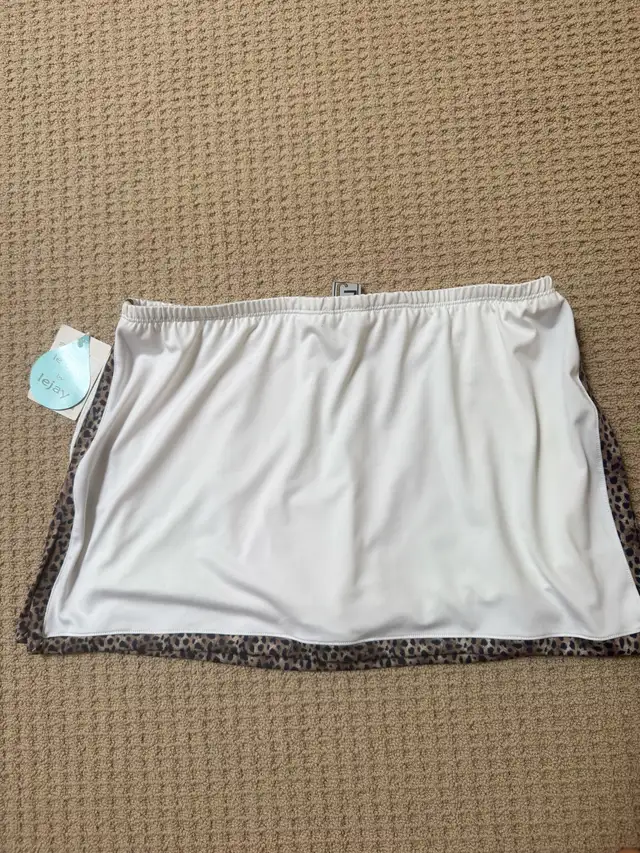 brand new tennis skirt