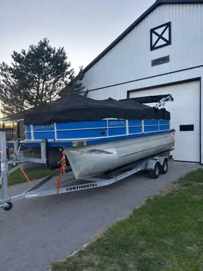 2021 Lexington 20ft Pontoon for sale. Powered by a 90HP Suzuki 4 stroke. Beautiful white / chocolate...