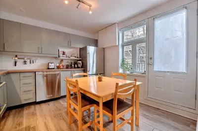 Charmant petit 4 1/2  (1 pièce fermée double), parc Molson