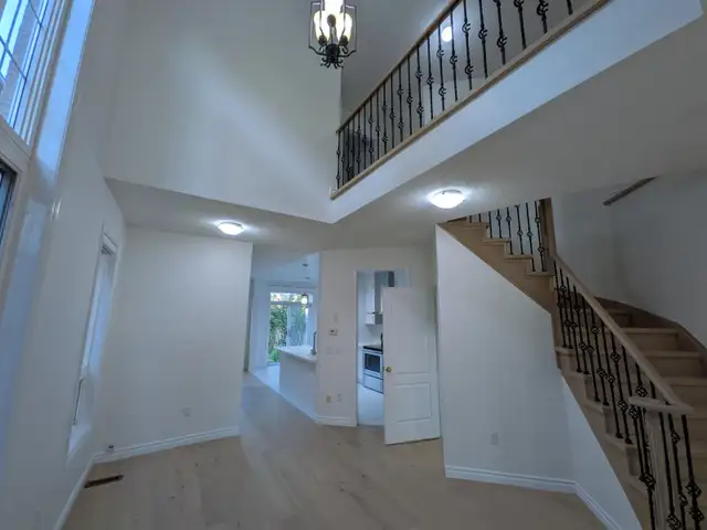 Beautifully Renovated Home for Rent in Churchill Meadows in Long Term Rentals in Mississauga / Peel Region - Image 4