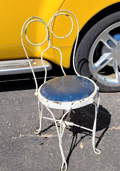 Vintage Wrought Iron - blue seat color - ice cream parlour chair in Arts & Collectibles in Barrie